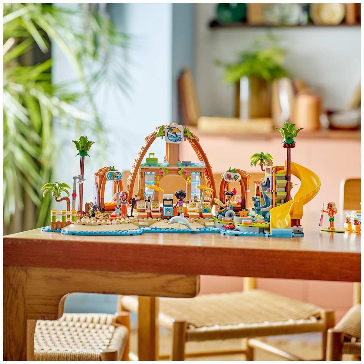 LEGO Friends Family Vacation Beach Resort 42673