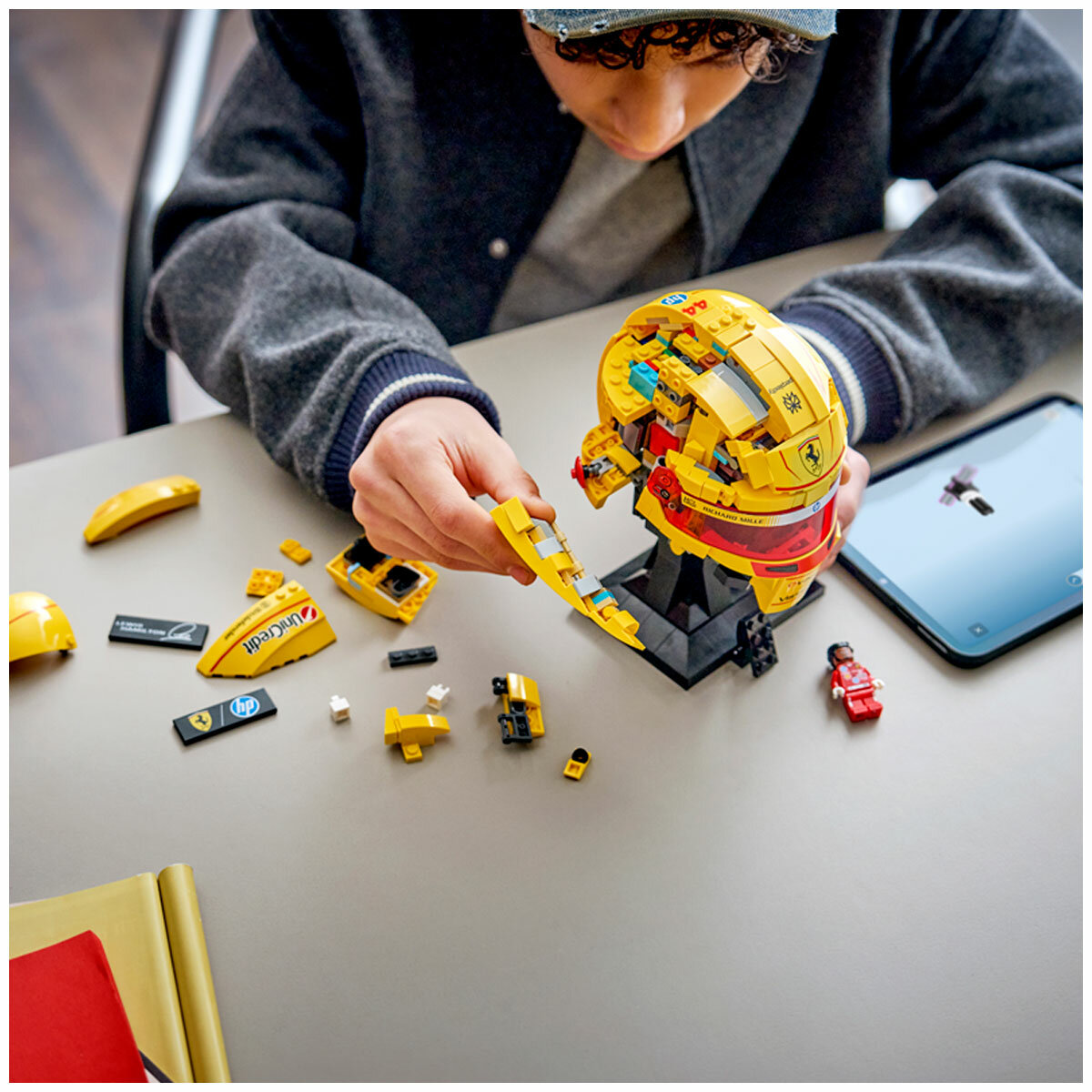 LEGO Editions Scuderia Ferrari HP 43022