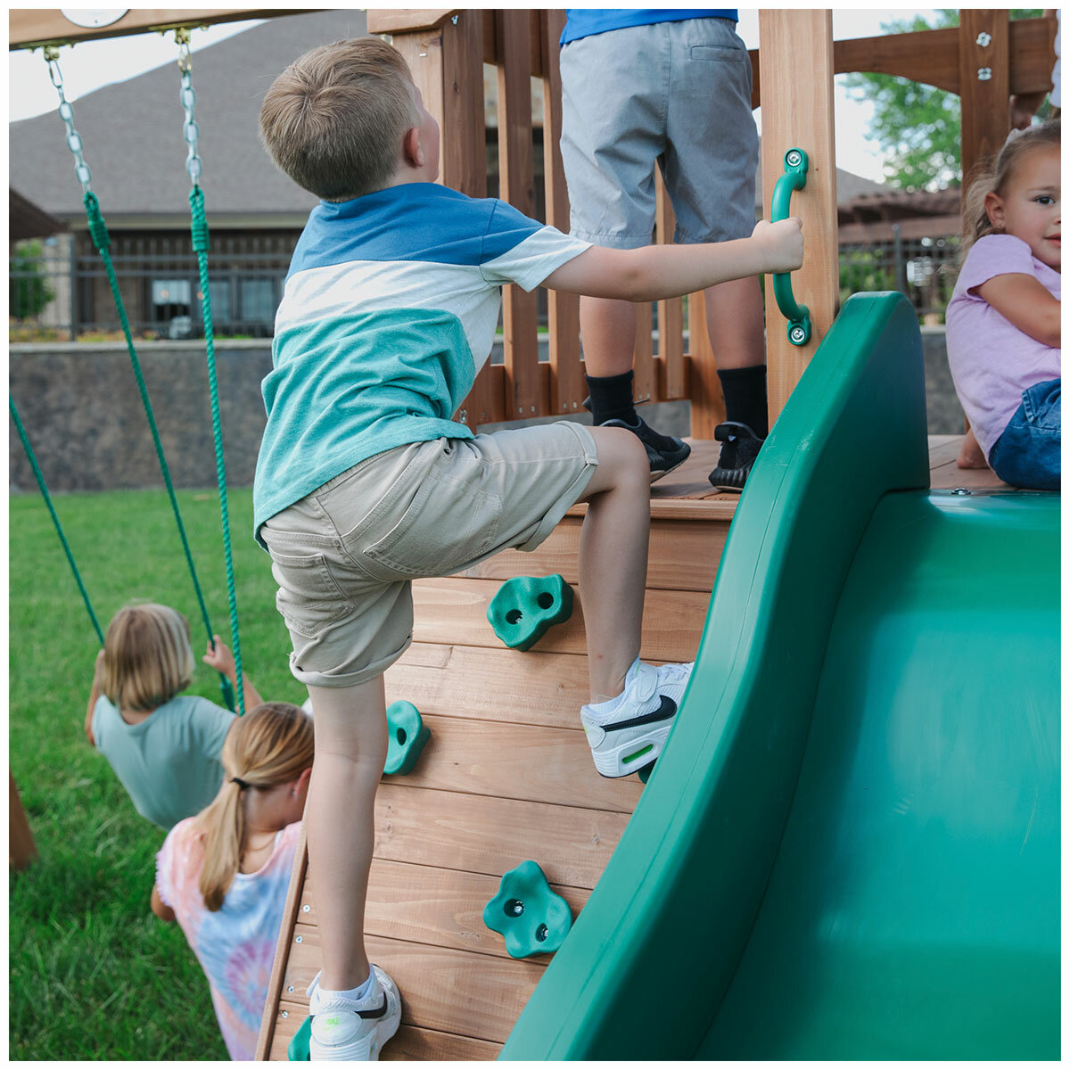 Backyard Discovery Lightning Ridge Playcenter