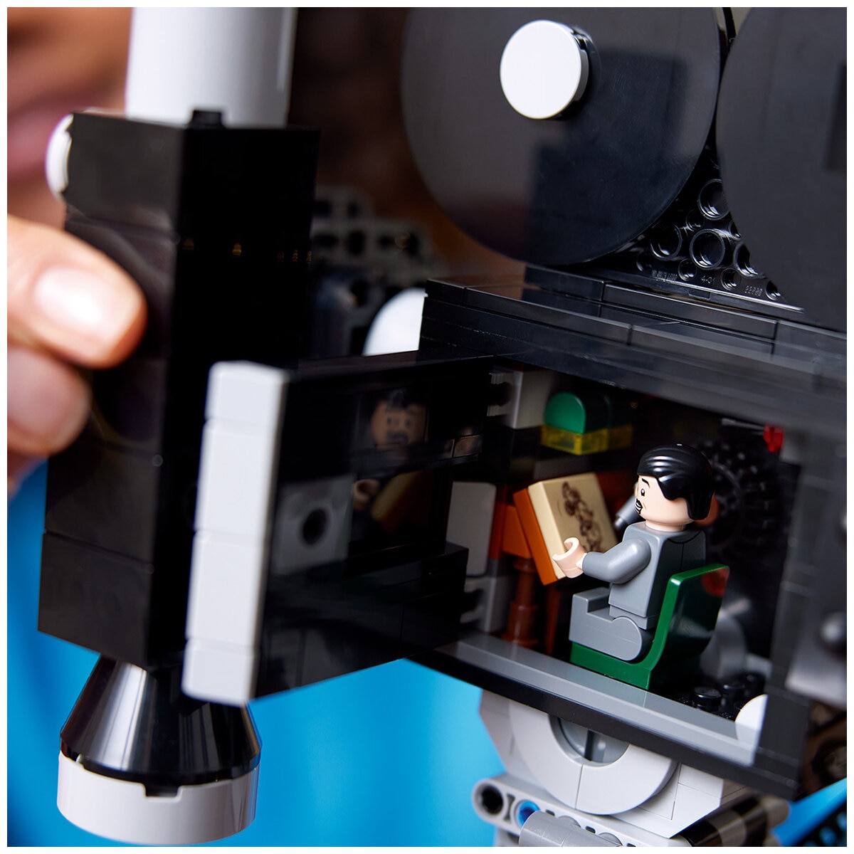 LEGO Disney Classic Walt Disney Tribute Camera 43230
