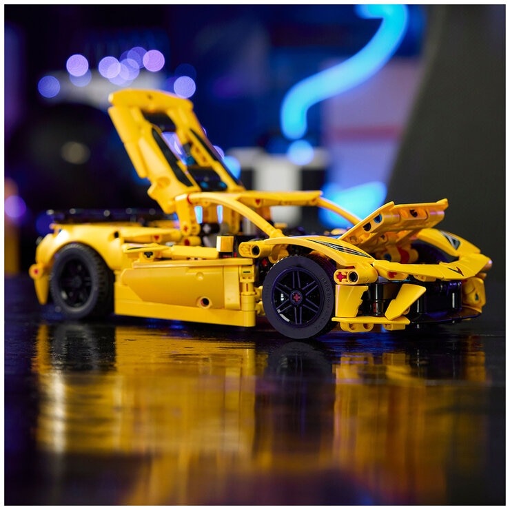 LEGO Technic Chevrolet Corvette Stingray 42205