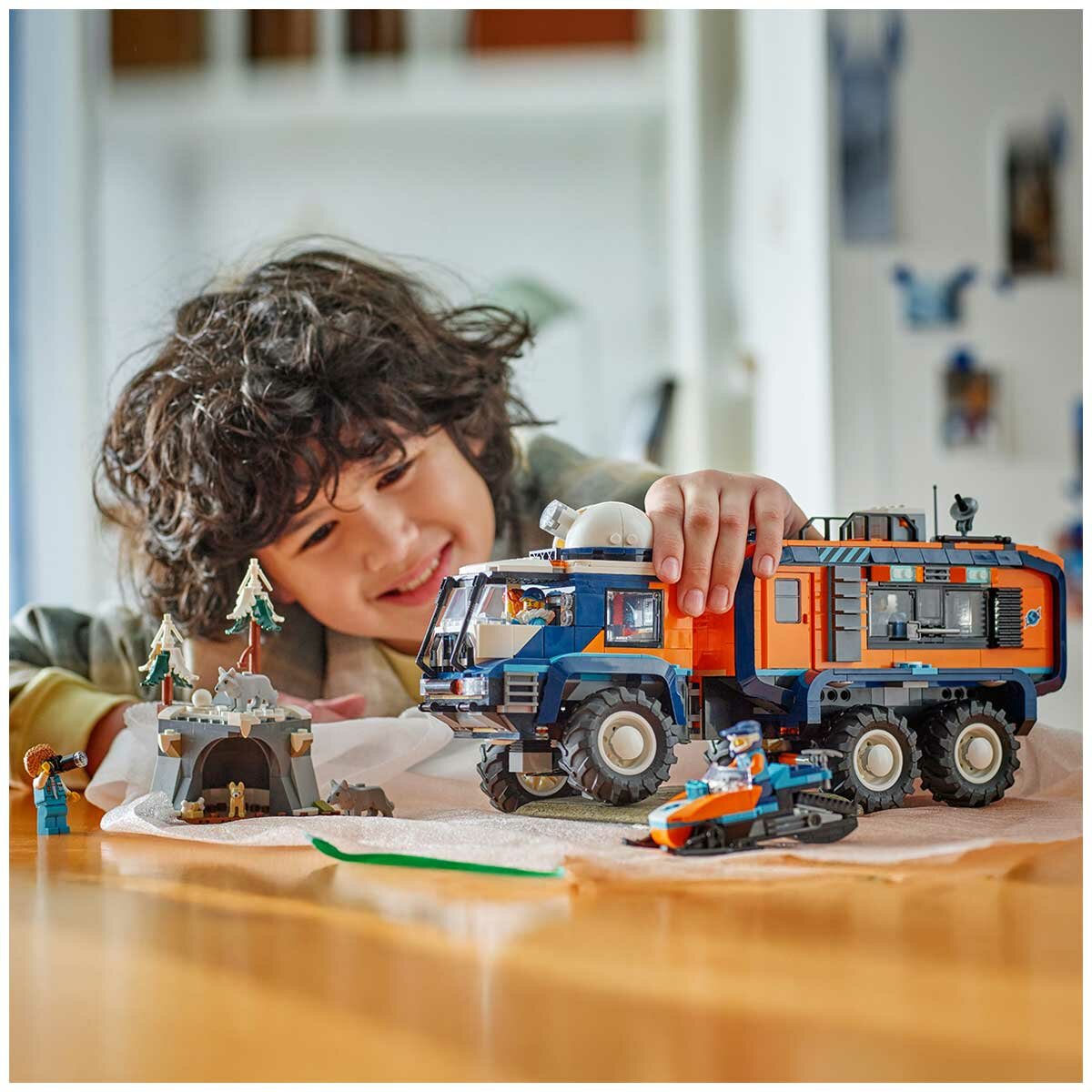LEGO Arctic Explorer Science Lab Truck 60471