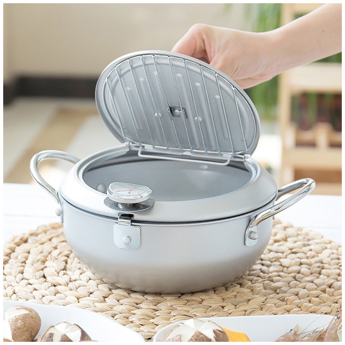 Yoshikawa Mirakutei III deep-frying pan with hinged lid 20cm integrated thermometer