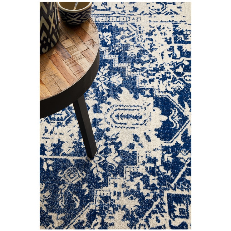 Evoke 253 - White/Navy Evoke 253 - White/Navy
